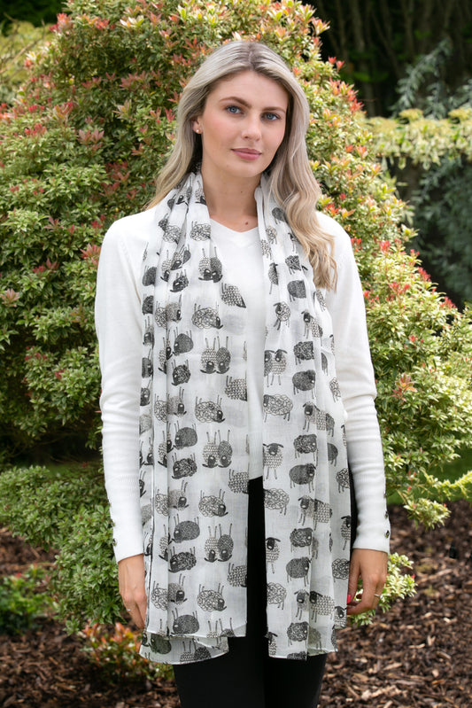 Erin Knitwear Sketched Sheep Scarf - White